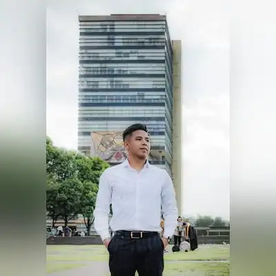 卞哲